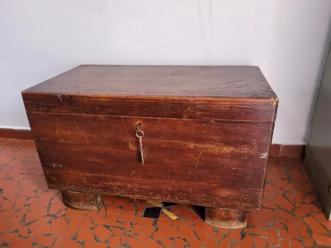 Baú antigo