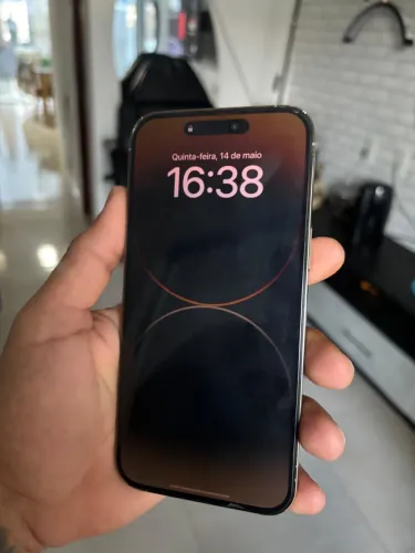 Vendo iPhone 14 Pro Max com tampa traseira quebrada 