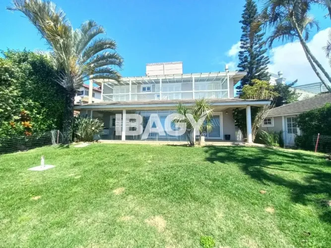 Excelente Casa 4 dormitório(s) em Lagoa da Conceição - FLORIANÓPOLIS