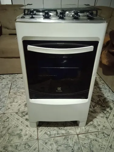 FOGÃO ELETROLUX DE 4 BOCAS 