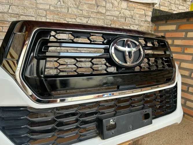 Pára-choque e grade da Hilux 2020