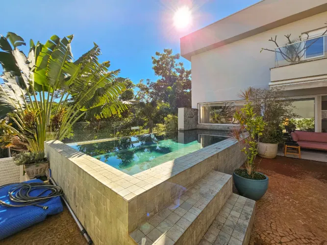 Casa no condomínio Alphaville Burle Marx para venda com 4 quartos, sendo 3 suítes, 370m²