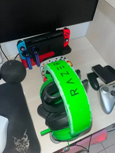 Headset Gamer Razer Kraken Pro V2 - Som Perfeito, Haste Descascada (Usado)