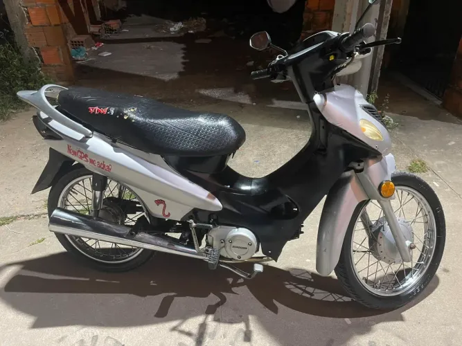 Moto 50tinha por 2400