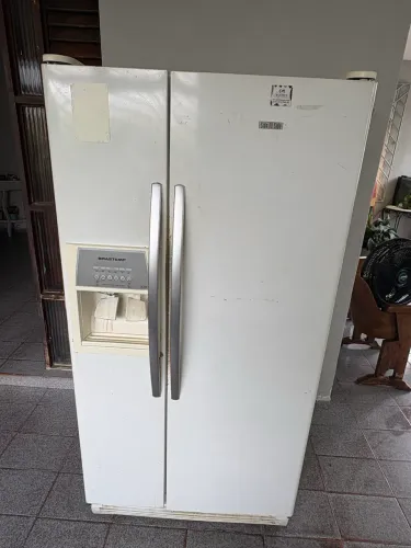 Geladeira Brastemp para retirada de peças