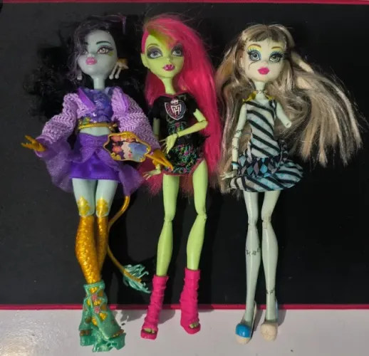 Monster High Mini Lote (Jinafire Oasis COMPLETA, Frankie Picture Day e Venus Ghoul Spirit)