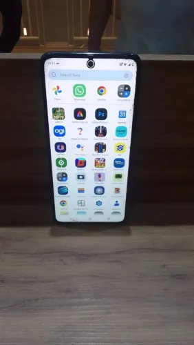 Celular semi novo