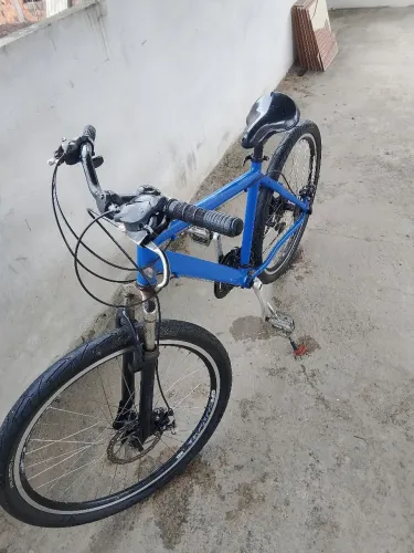Bike de alumínio, troco em aparelho celular