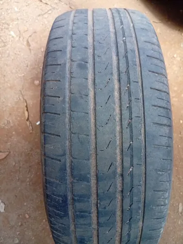 Vende se aro com pneu para carro corolla