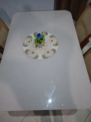 Tampo de mesa trincado