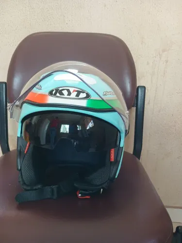 Capacete um 1 mes de uso 