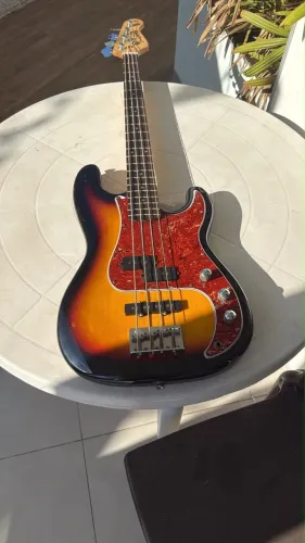 Baixo strinberg 4 cordas passivo