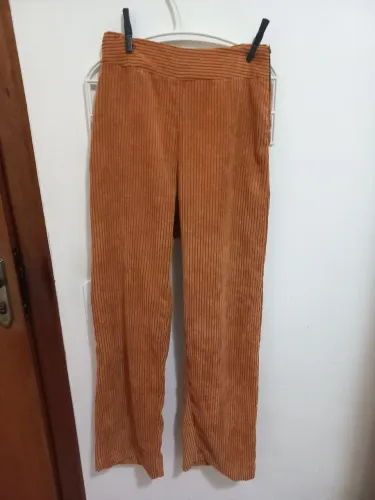 Desapego de calça caramelo canelada Tam. 36