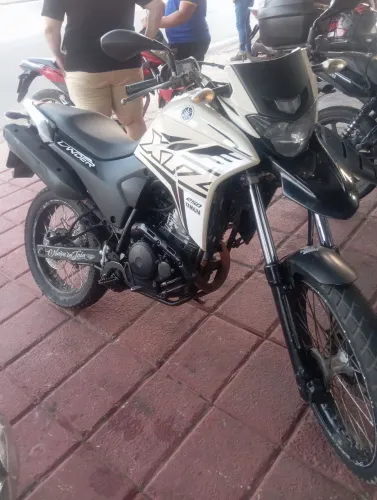 Vendo Lander 250 funcionando perfeitamente