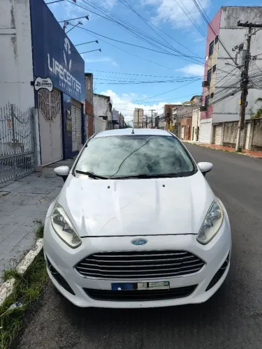 Ford Fiesta 1.6 16V Flex Aut. 5P 2014