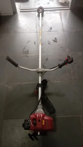 Máquina de cortar mato a gasolina