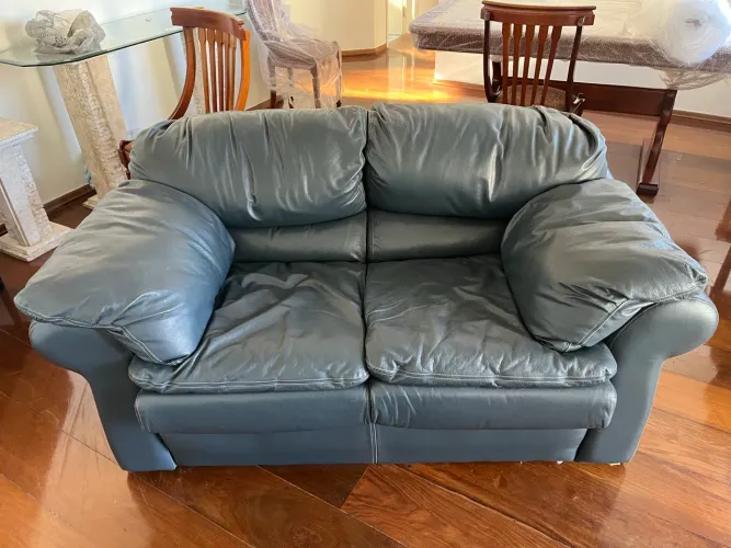 Sofa couro azul