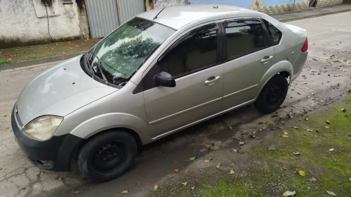 Ford Fiesta Sed. 1.6 8V Flex 4P 2005