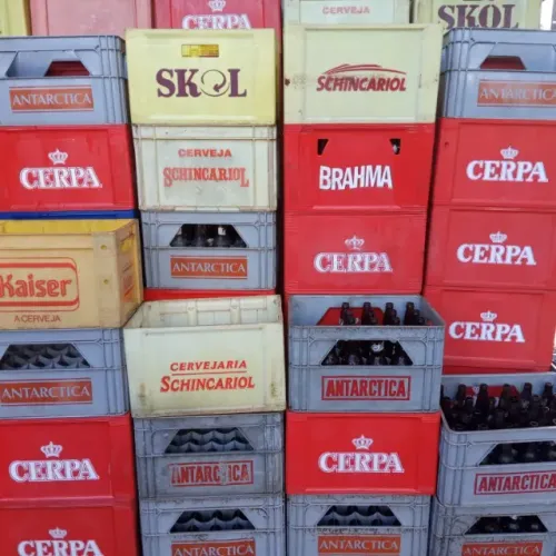 VENDO ENGRADADOS E VASILHAMES DE CERVEJA (R$ 10,00 CADA)*