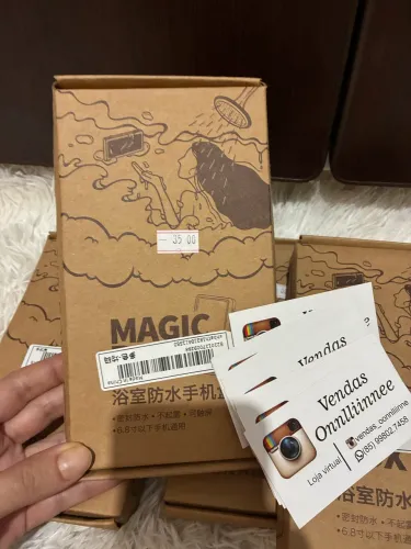 Suporte para celular no banho