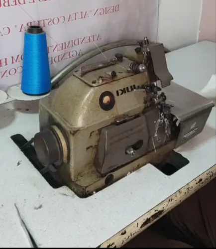 Máquina de costura
