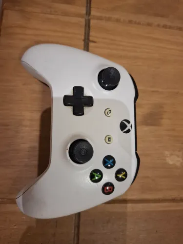 Controle Xbox one com defeito