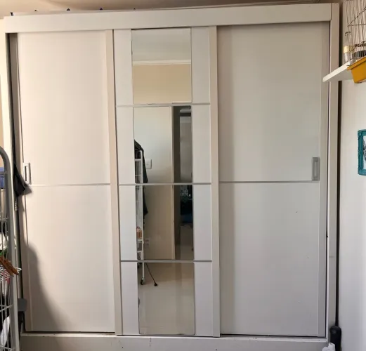 Guarda-Roupa Branco com 3 Portas de Correr e Espelho