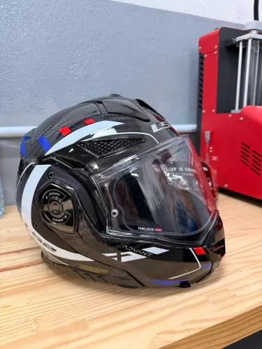 Capacete LS2 escamoteavel super leve fibra de carbono 