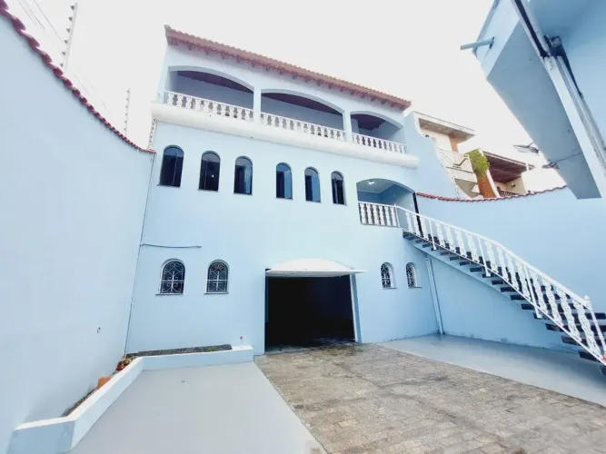 Casa para venda com 395 metros quadrados com 5 quartos
