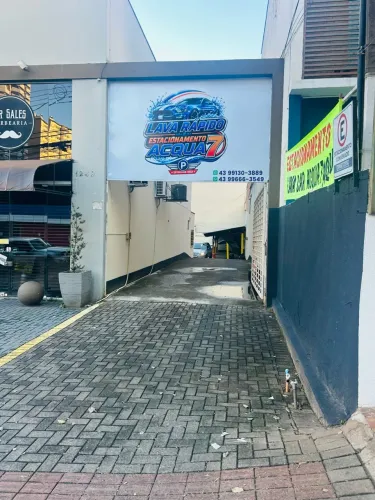 Vendo estacionamento e lava rápido