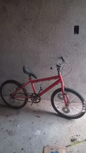 Vendo bike pra quem se interessar