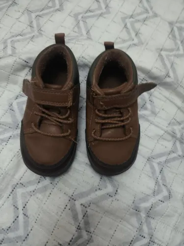 Bota Carter's 