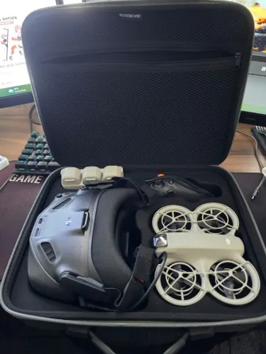 Drone DJI Neo Fly More Combo com DJI Motion 3