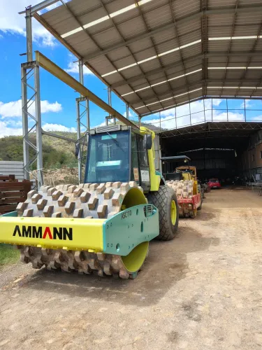 Rolo compactador Ammann ASC110 13 toneladas