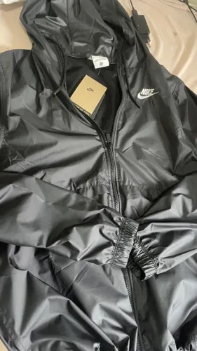 JAQUETA / CORTA VENTO NIKE ORIGINAL (nova com etiqueta e nf, nunca usada) 