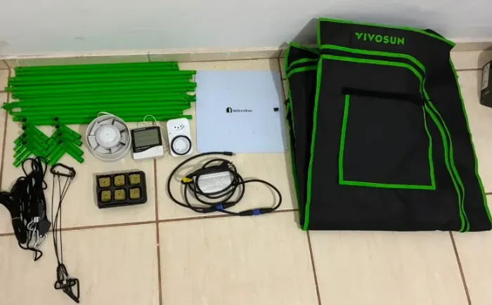 Kit estufa indoor Vivosun completo 60, quantum board 60 watts e acessórios.