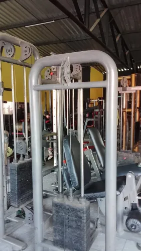 Academia de musculação completa