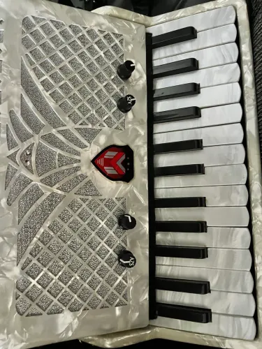 Acordeon Minuano com Captação madrepérola branca