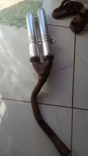 Escapamento dublê 