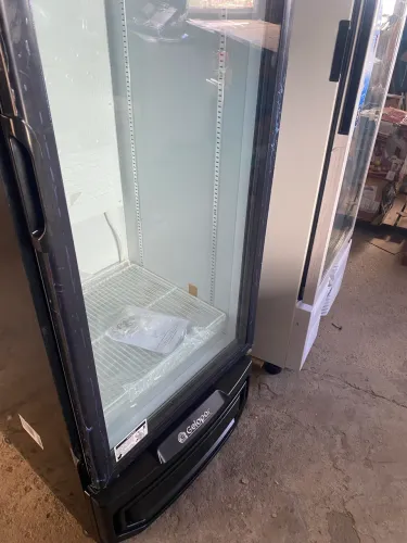 EXPOSITORA DE BEBIDAS VERTICAL GELOPAR 410L