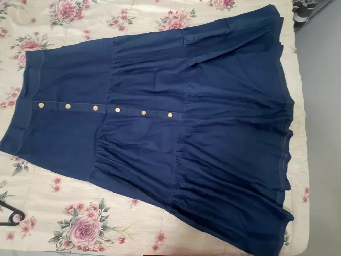 Roupas 50 reais cada uma. Usei uma vez só