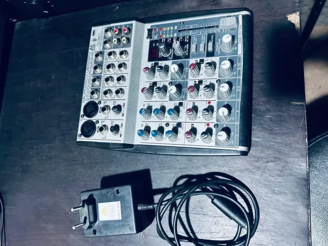 Mesa de som console Behringer 1002fx xenyx