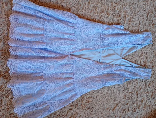Vendo vestido de renda com forro tamanho M