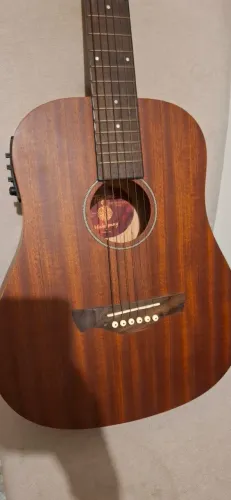 Violão Tagima Baby Mahogany Eletroacústico TEQ-8 - R$ 550 -assinado pelo David Gilmour