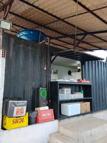 Vendo contenner marítimo completo pra montar lanchonete ,bar ,pizzaria ou churrasquinho 