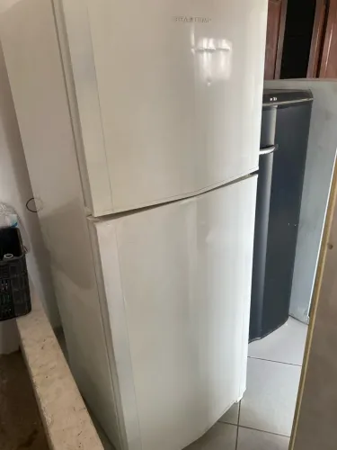 Geladeira usado semi nova