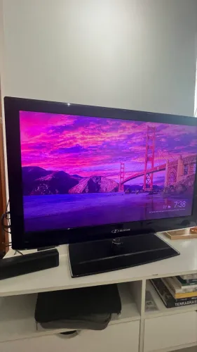 Tv 42 com cromecast e controle