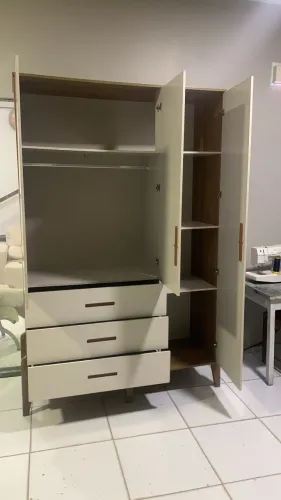 Guarda roupa e cômoda