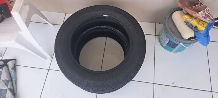 Pneu 195/60/ aro 16