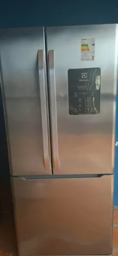 Geladeira Electrolux french door 3 portas com Gelo Automático em ótimo estado entrego